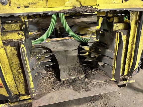 Image of John Deere 772 equipment image 1