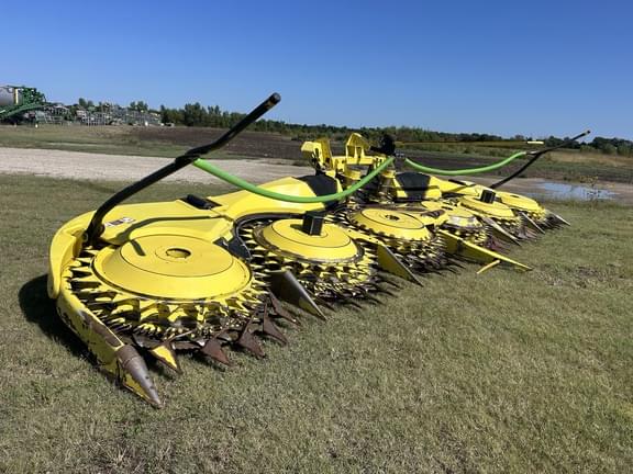 Image of John Deere 772 equipment image 1