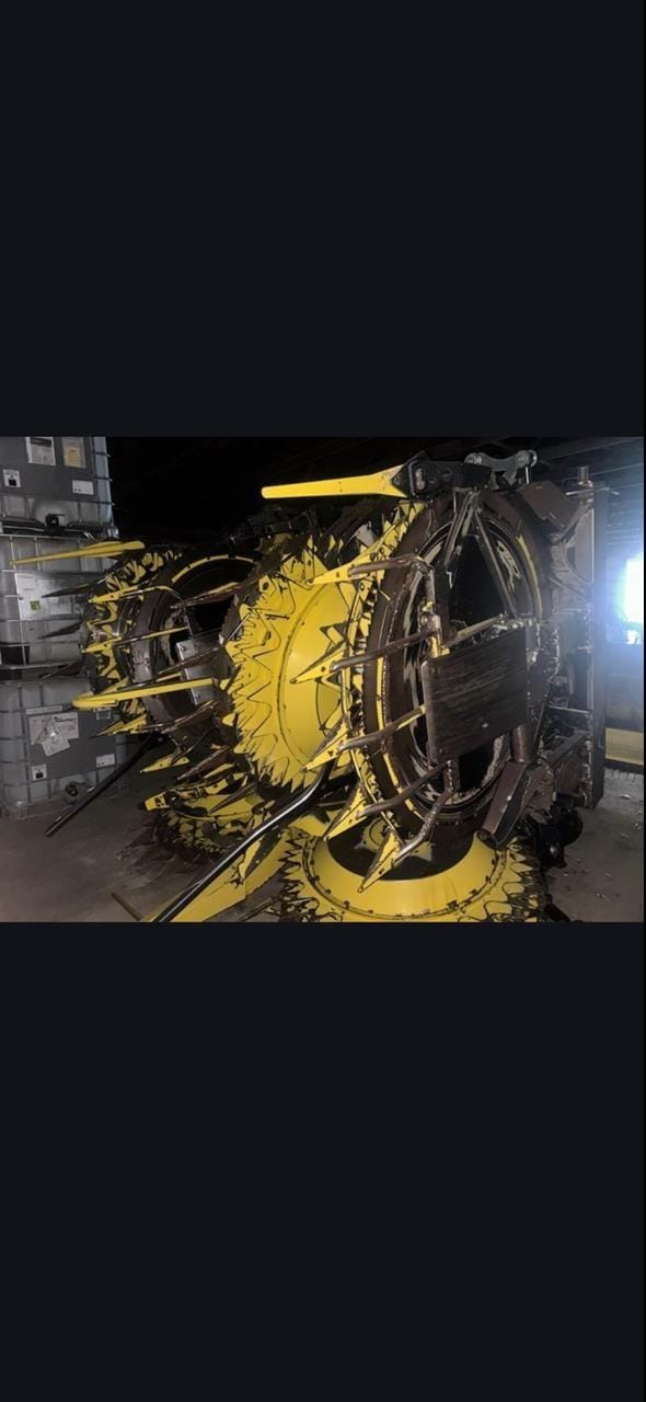 2019 John Deere 772 Equipment Image0