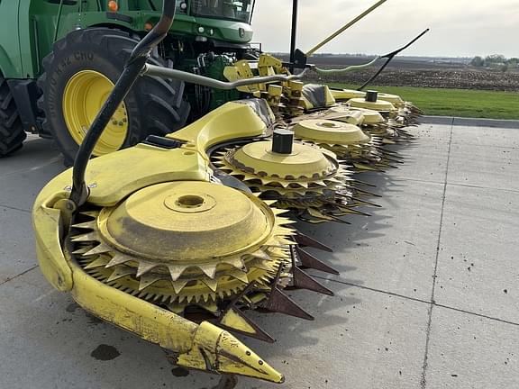 Image of John Deere 772 equipment image 4