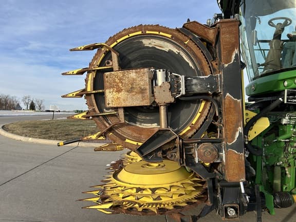 Image of John Deere 772 equipment image 1