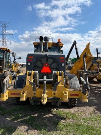 Image of John Deere 772G equipment image 3