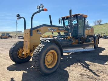 Main image John Deere 772GP