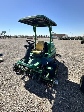Image of John Deere 8000A equipment image 2