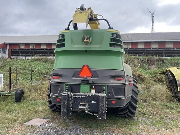 Image of John Deere 8100 equipment image 4