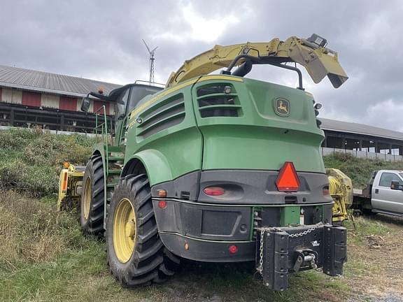 Image of John Deere 8100 equipment image 1