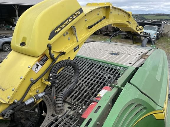 Image of John Deere 8100 equipment image 3