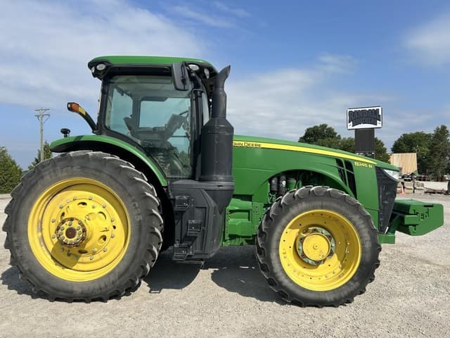 Image of John Deere 8245R equipment image 3
