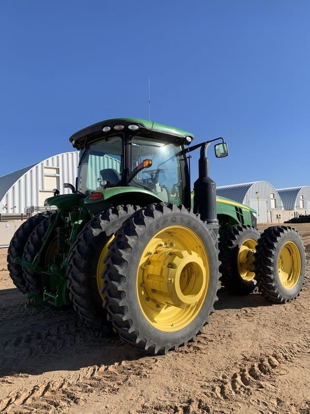Image of John Deere 8245R equipment image 2