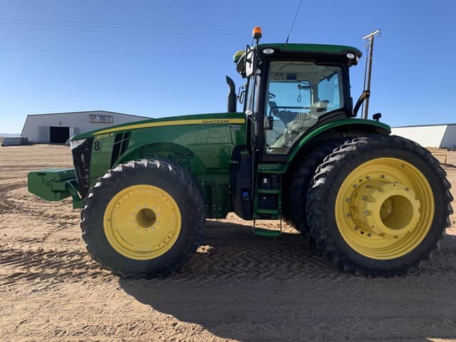 Image of John Deere 8245R equipment image 1