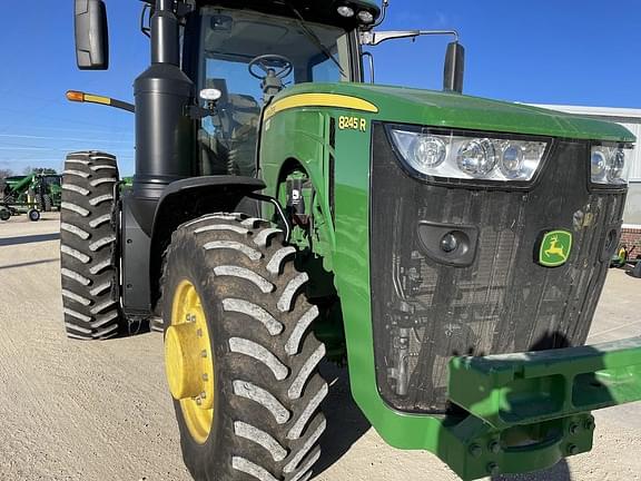 Image of John Deere 8245R equipment image 1