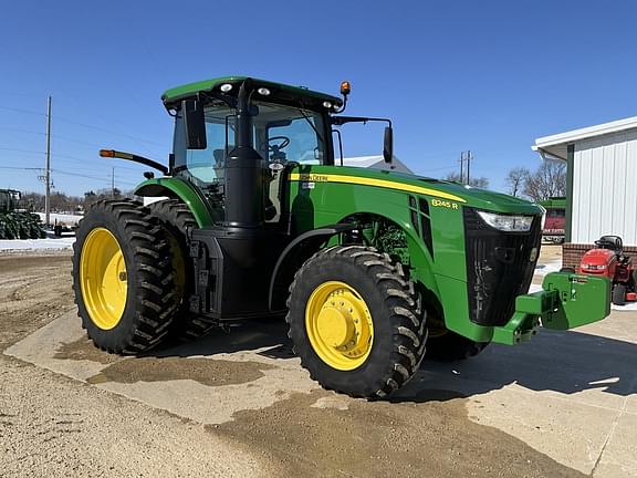 Image of John Deere 8245R equipment image 1