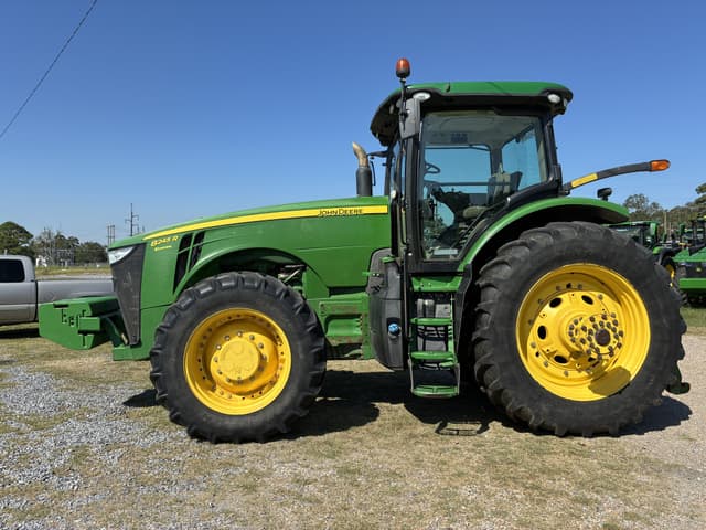 Image of John Deere 8245R equipment image 1