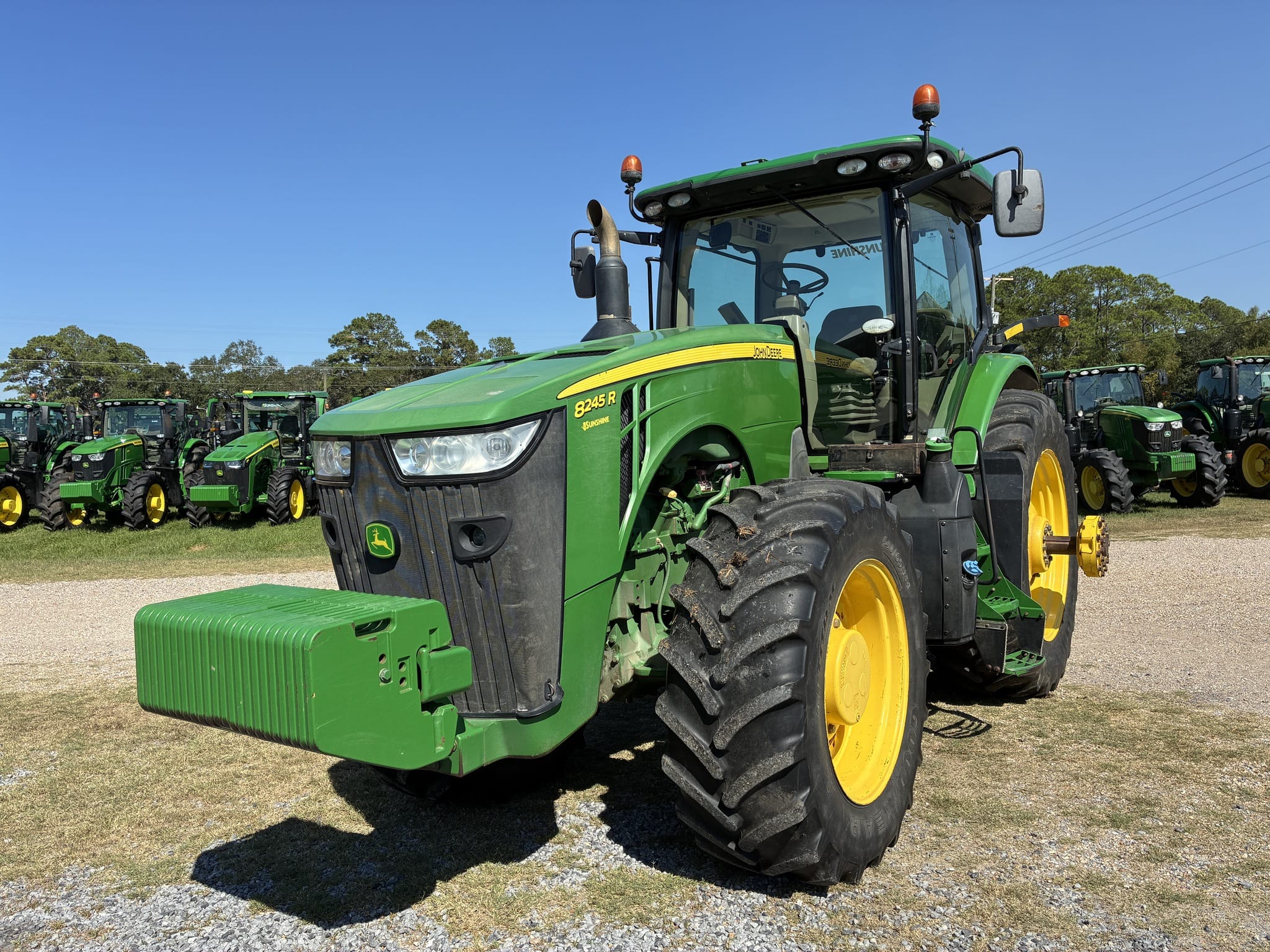 2019 John Deere 8245R Equipment Image0