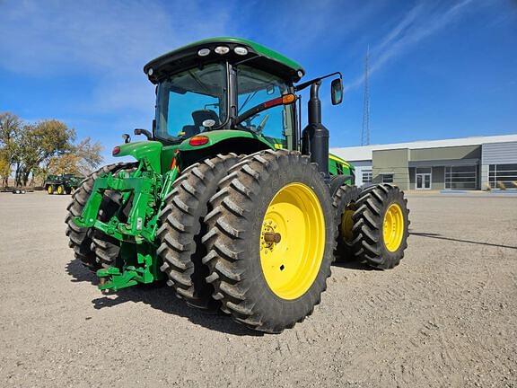 Image of John Deere 8245R equipment image 2