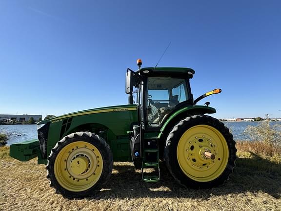 Image of John Deere 8245R equipment image 1