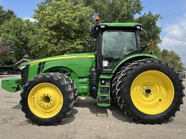Image of John Deere 8245R equipment image 2