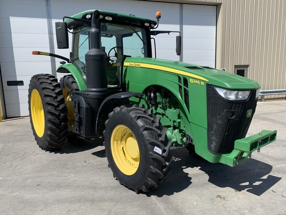 2019 John Deere 8245R Equipment Image0