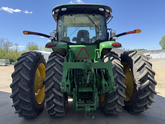 Image of John Deere 8245R equipment image 4
