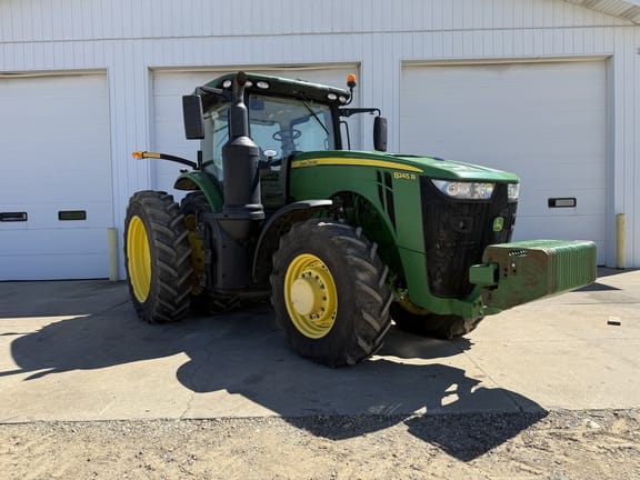 2019 John Deere 8245R Equipment Image0
