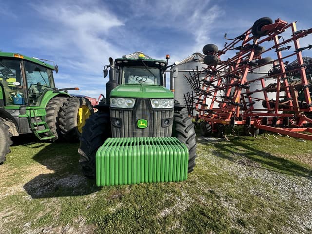 Image of John Deere 8245R equipment image 1