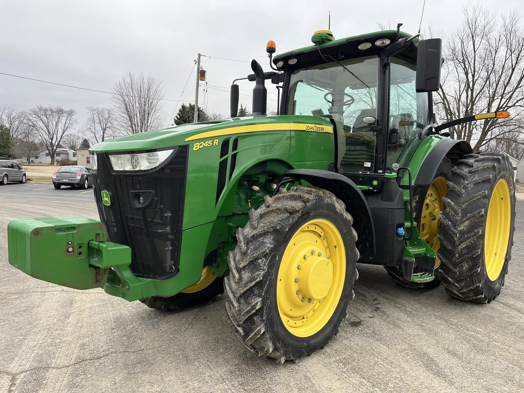 2019 John Deere 8245R Equipment Image0