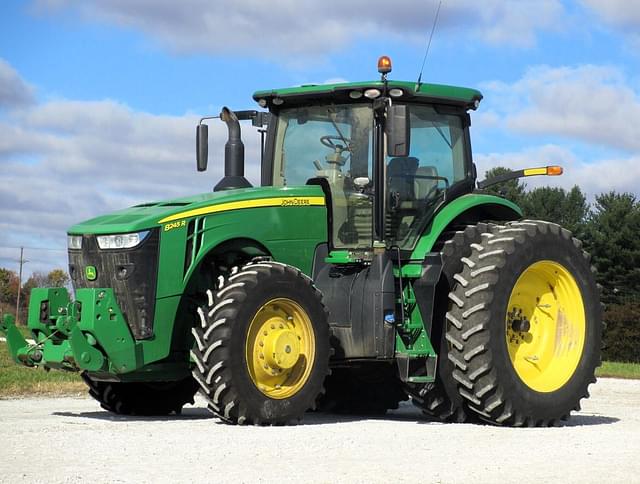 Image of John Deere 8245R equipment image 1