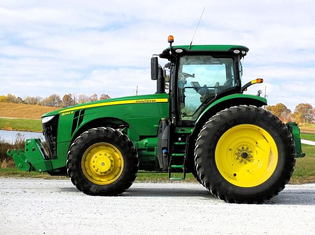 Image of John Deere 8245R equipment image 2