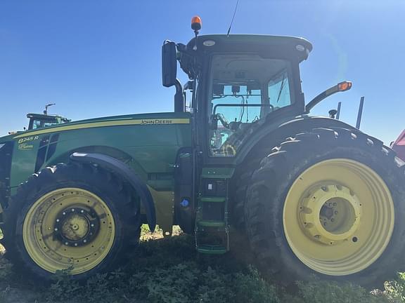 Image of John Deere 8245R equipment image 4