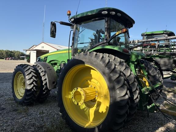 Image of John Deere 8245R equipment image 2