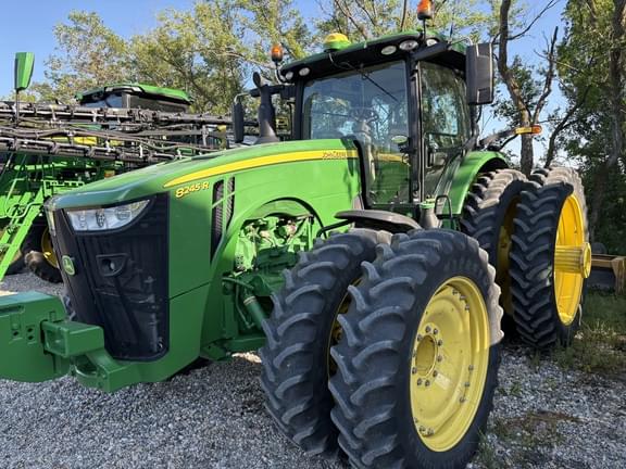 Image of John Deere 8245R equipment image 1