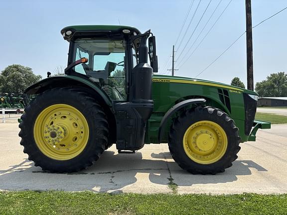 Image of John Deere 8245R equipment image 4