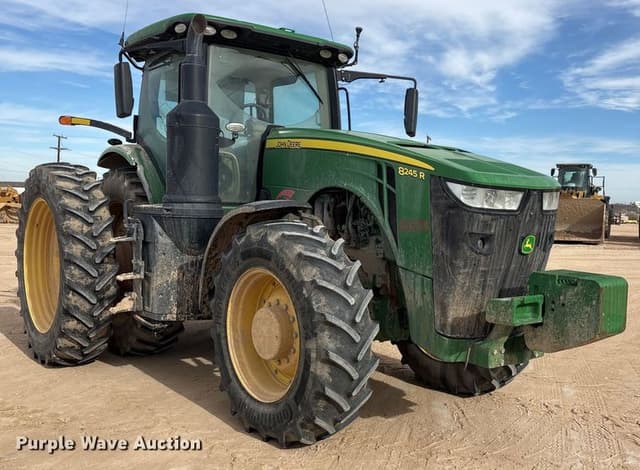 Image of John Deere 8245R equipment image 2