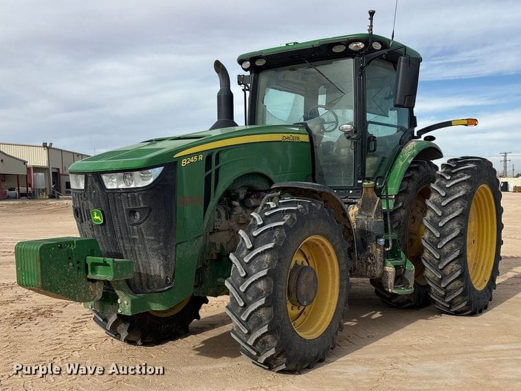 2019 John Deere 8245R Equipment Image0