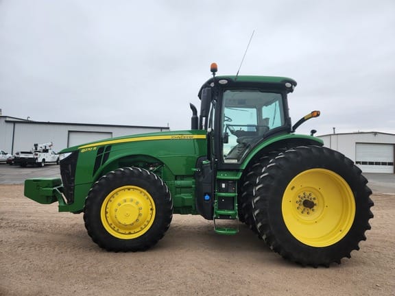 Main image John Deere 8270R