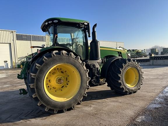 Image of John Deere 8270R equipment image 4