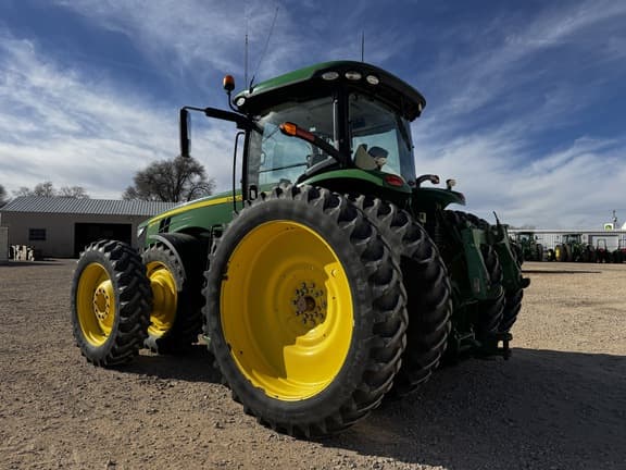 Image of John Deere 8270R equipment image 2