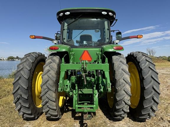 Image of John Deere 8270R equipment image 3