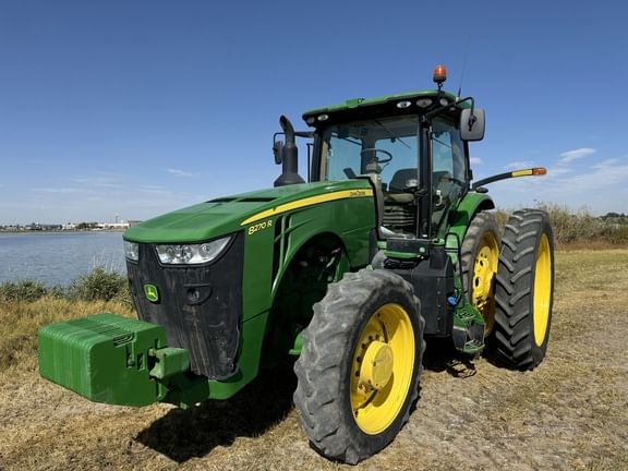 2019 John Deere 8270R Equipment Image0