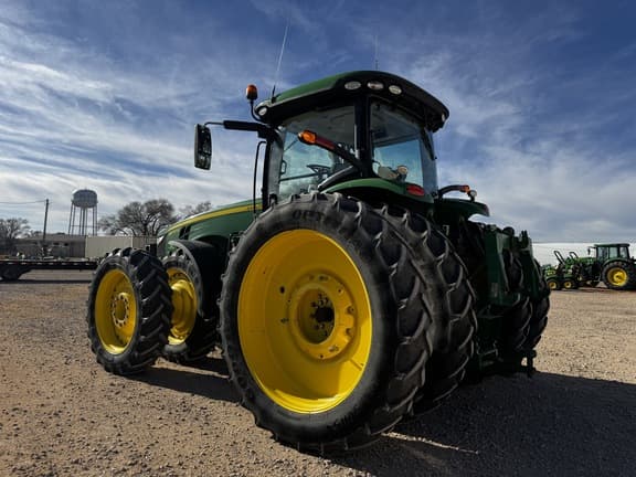 Image of John Deere 8270R equipment image 2