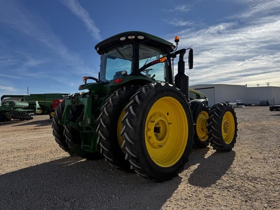 Image of John Deere 8270R equipment image 4