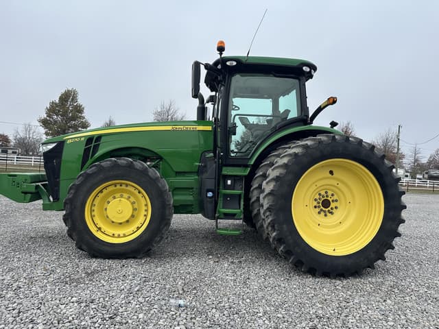 Image of John Deere 8270R equipment image 2
