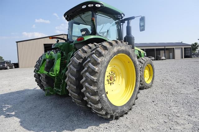 Image of John Deere 8270R equipment image 4