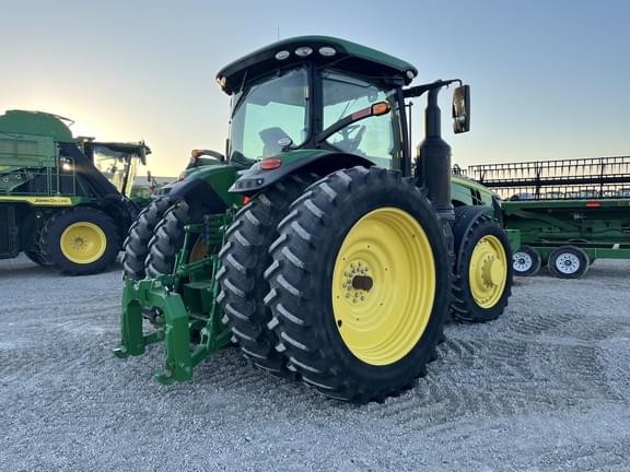 Image of John Deere 8270R equipment image 3