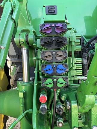 Image of John Deere 8270R equipment image 3