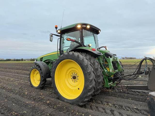 Image of John Deere 8270R equipment image 2