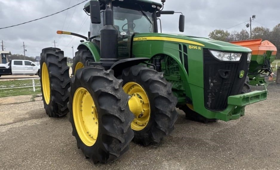 2019 John Deere 8295R Equipment Image0
