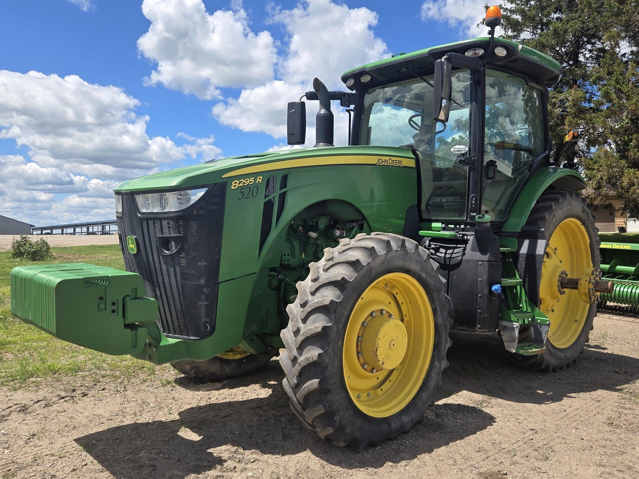 2019 John Deere 8295R Equipment Image0