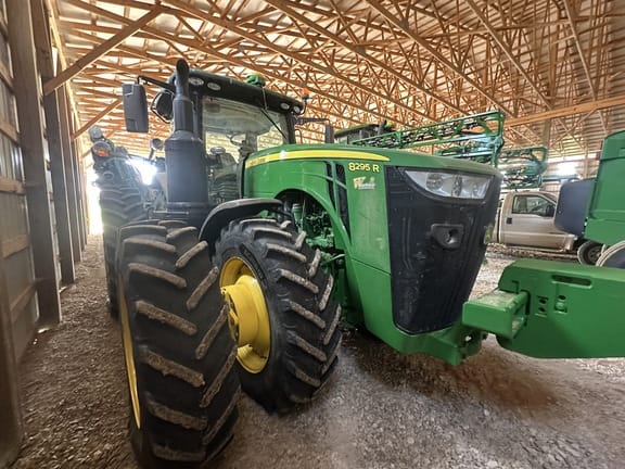 2019 John Deere 8295R Equipment Image0