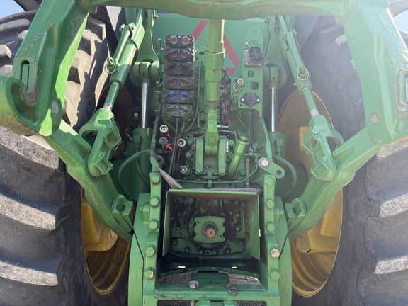 Image of John Deere 8295R equipment image 4